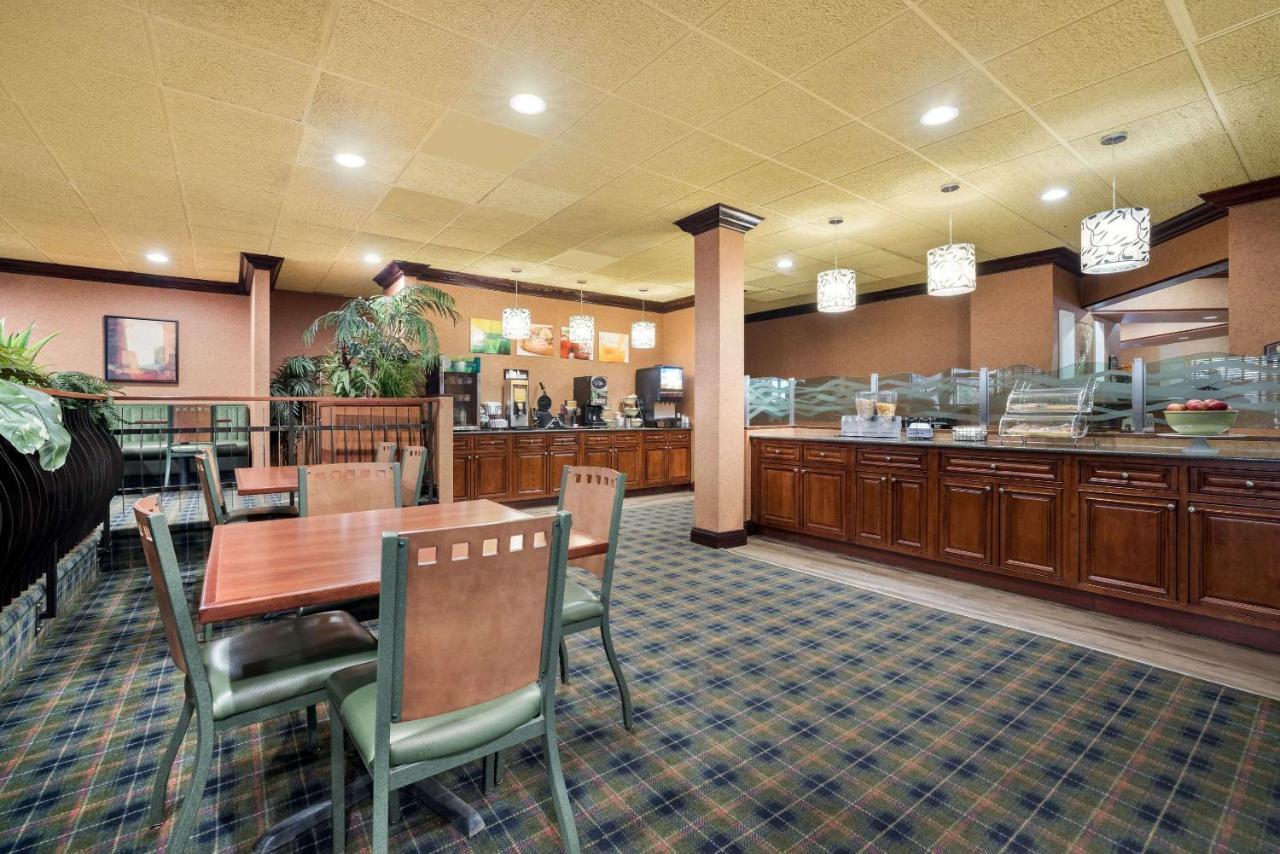 Quality Inn And Suites Fairgrounds - Syracuse Seneca Knolls Εξωτερικό φωτογραφία