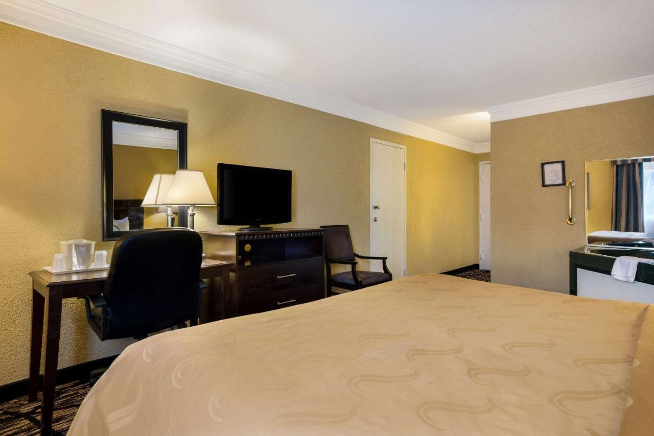 Quality Inn And Suites Fairgrounds - Syracuse Seneca Knolls Εξωτερικό φωτογραφία
