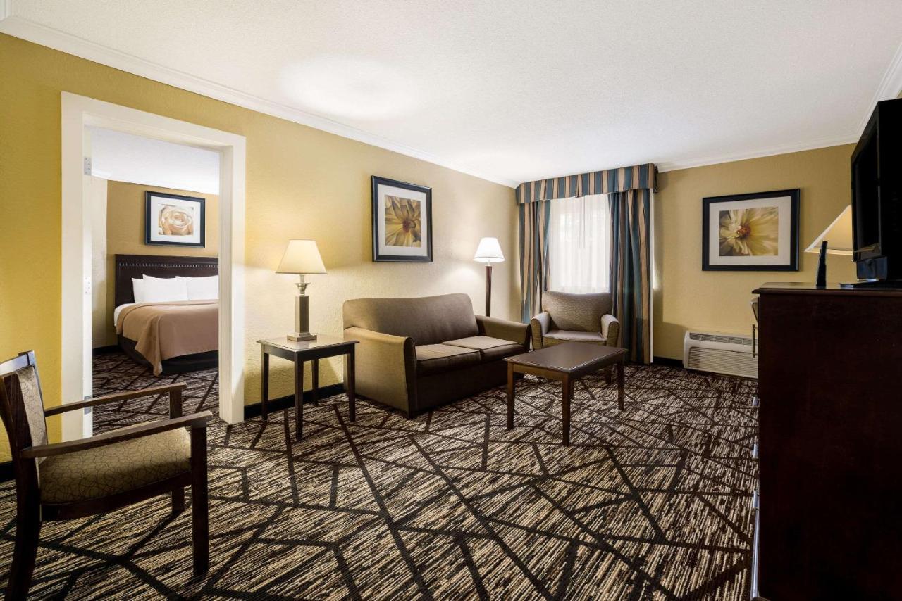 Quality Inn And Suites Fairgrounds - Syracuse Seneca Knolls Εξωτερικό φωτογραφία