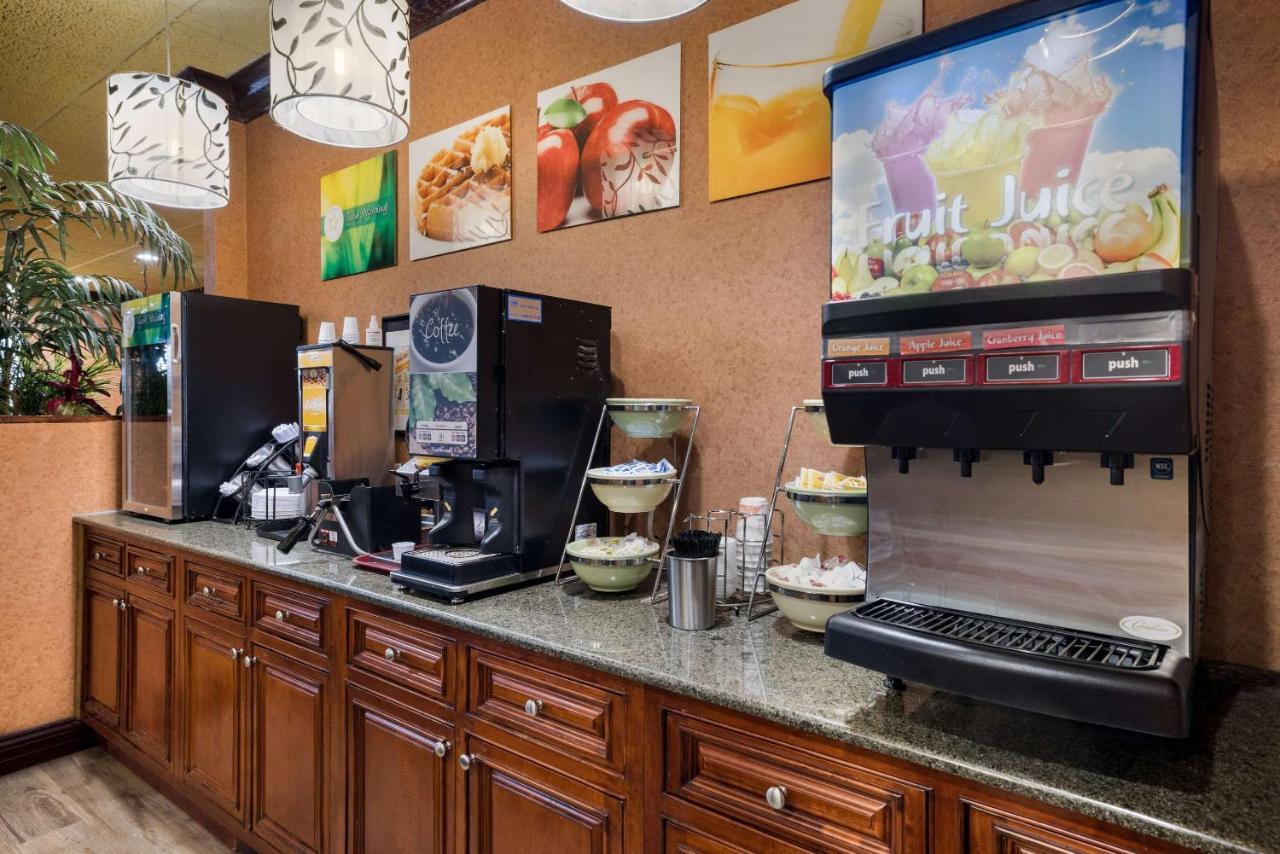 Quality Inn And Suites Fairgrounds - Syracuse Seneca Knolls Εξωτερικό φωτογραφία